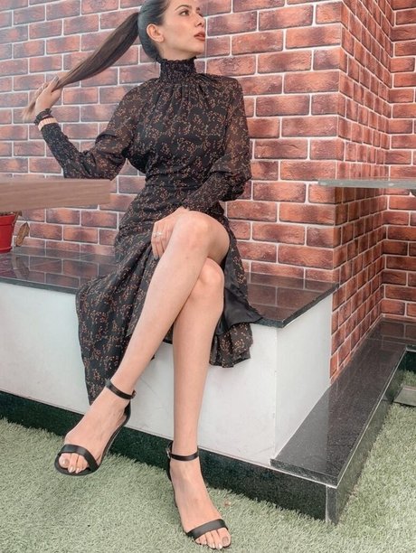 Palak Purswani hot model photos