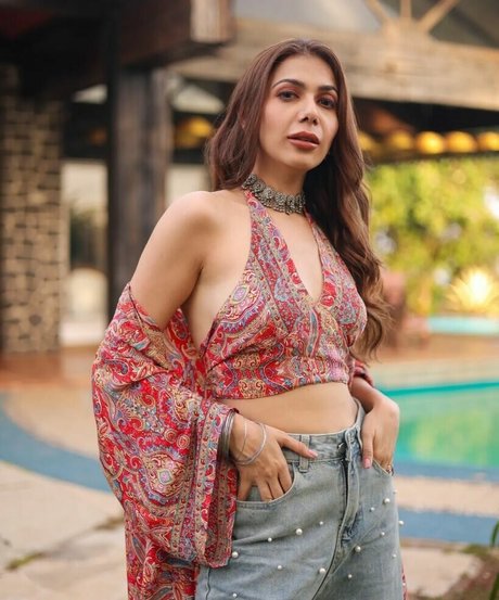 Palak Purswani sexy pornstar pics