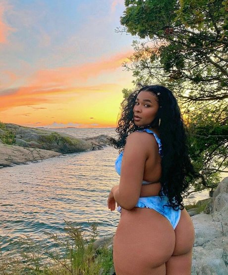 amielatisha free model img