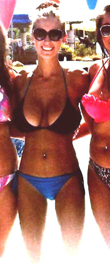 Amanda Dodson Thompson pretty pornstar images