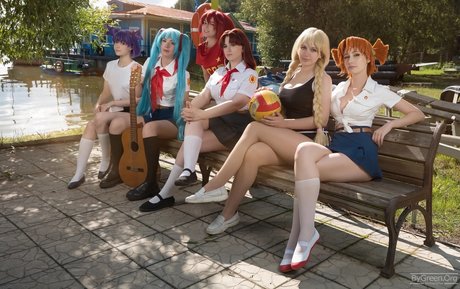 Liz Joestar star top picture