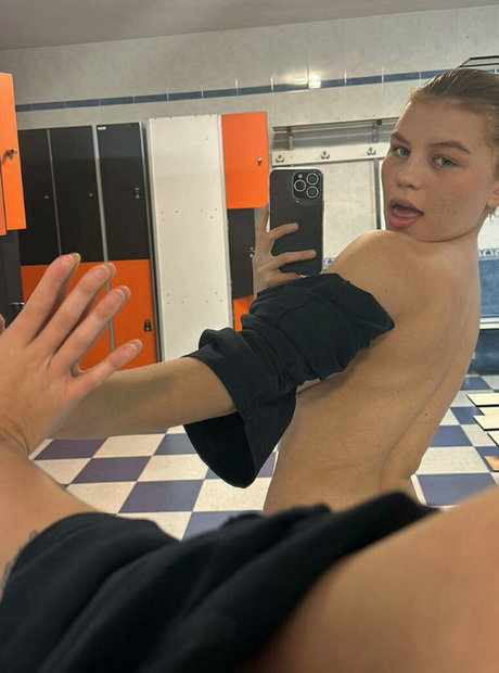 nude selfie onlyfans art nude gallery