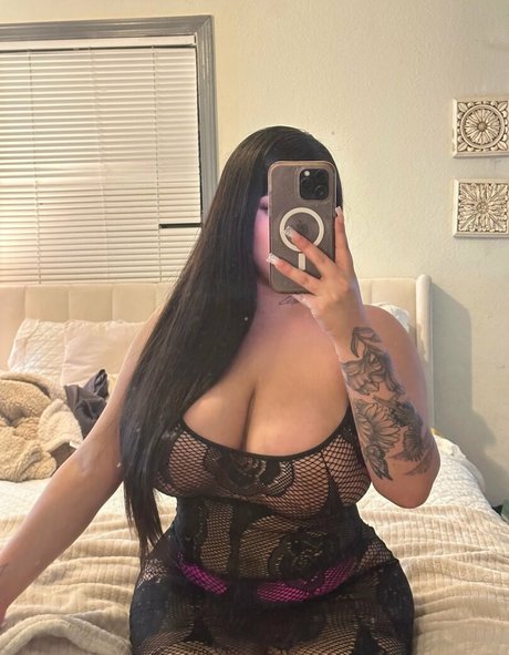 missyrackz model photo