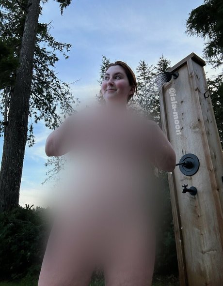 isla moonfree exclusive star img