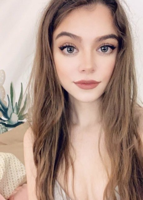 Rose Castella pornstar adult img