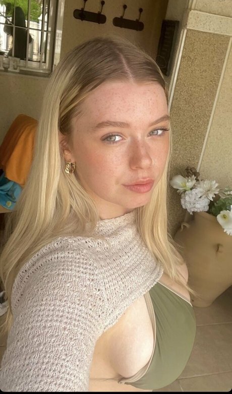 Sarah Anne Hooper model nice images