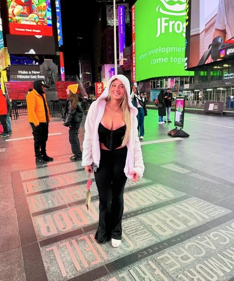 Gianna White pretty model gallery