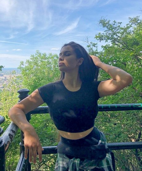 Marisa G beautiful star photo