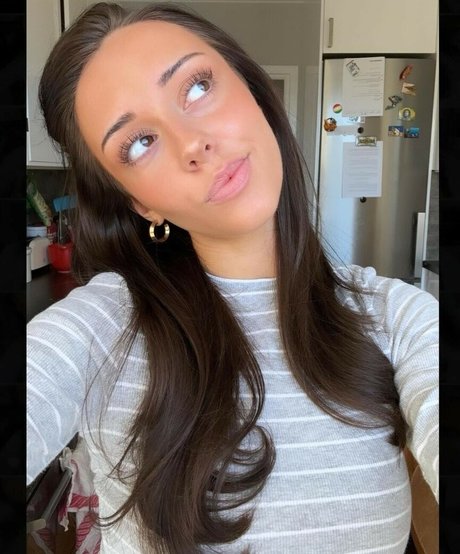 Leia Goransson nudes model pics