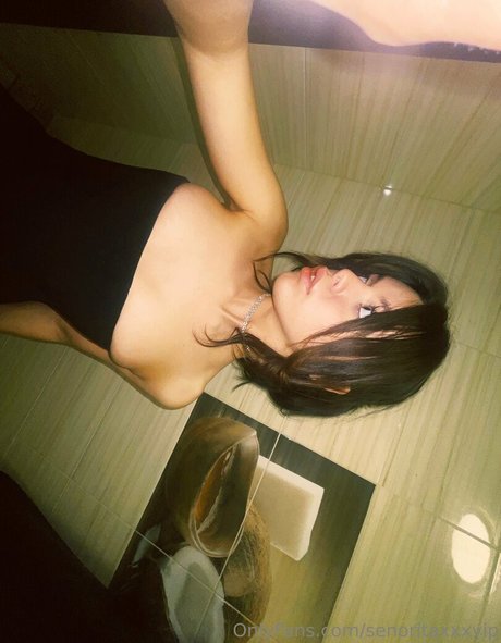 ebony smoking onlyfans hot gallery