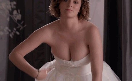 Rachel Bloom model perfect image