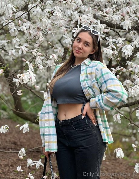 leya le hot model archive