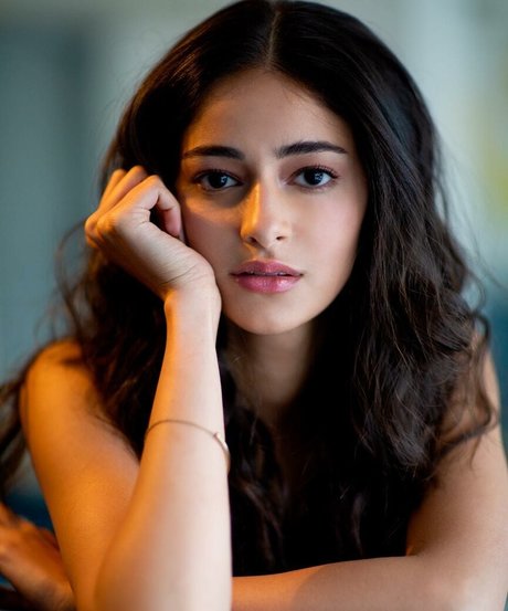 Ananya Panday star adult photos