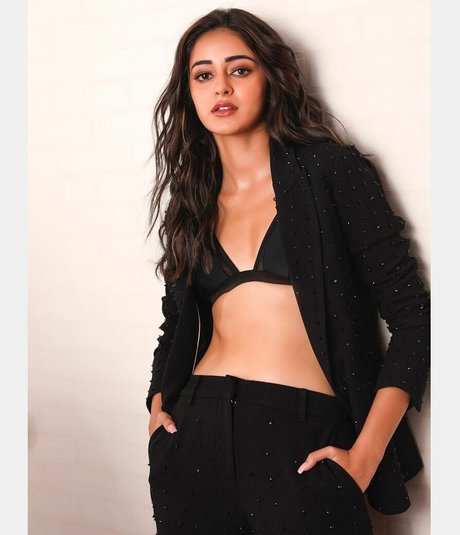 Ananya Panday nice pornstar pics