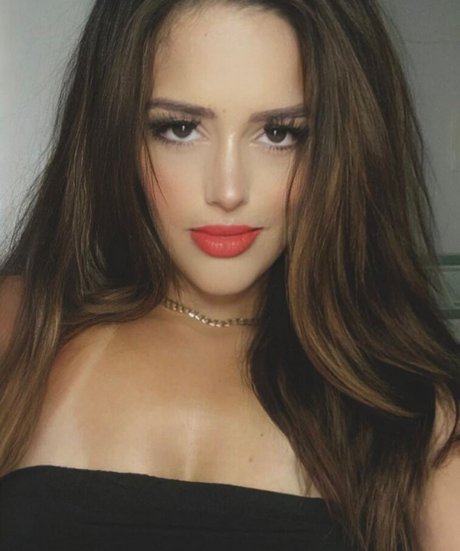 Melanie Ott nude model image