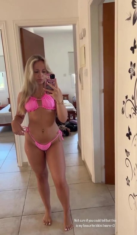 Mia Winward Dunn pornstar sex images