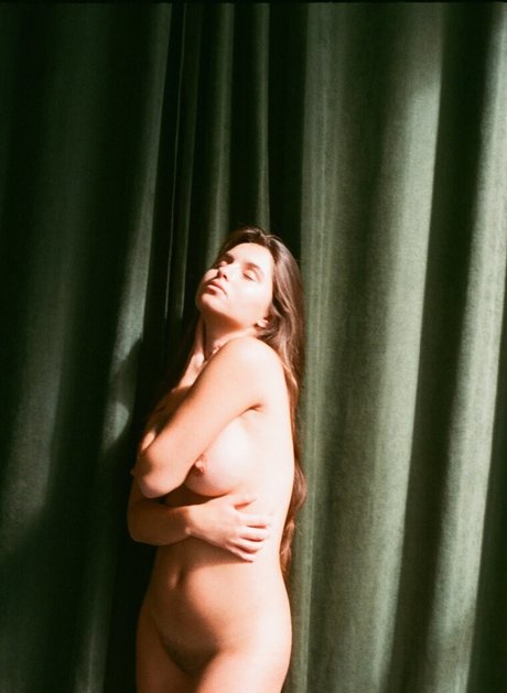 Avrelia Amaris star hd pictures