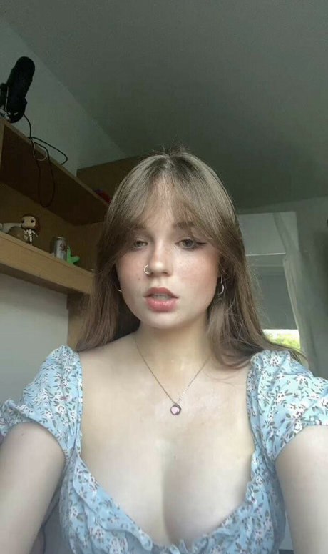 Beaux ASMR actress pic