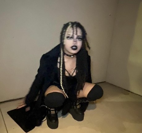 Eden s Garden ASMR model picture