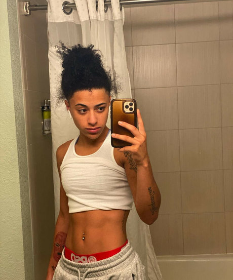 Treasure Osiria free pornstar images