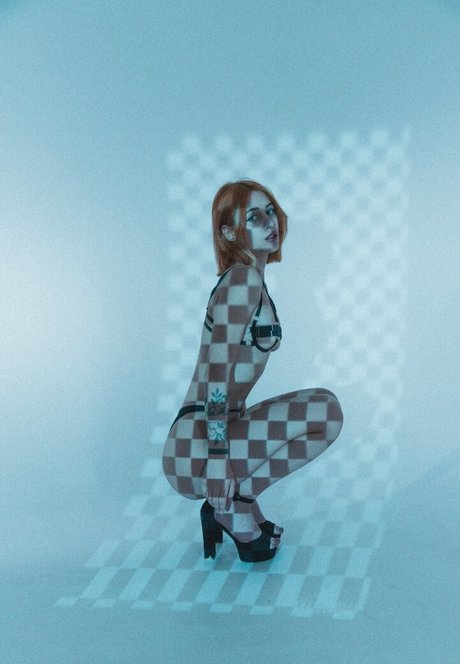 Call Me Elfa model pornographic pictures