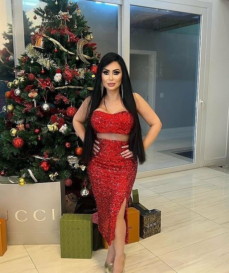 Ana Paulo Oliveira Influencer Milf nude pornstar photo