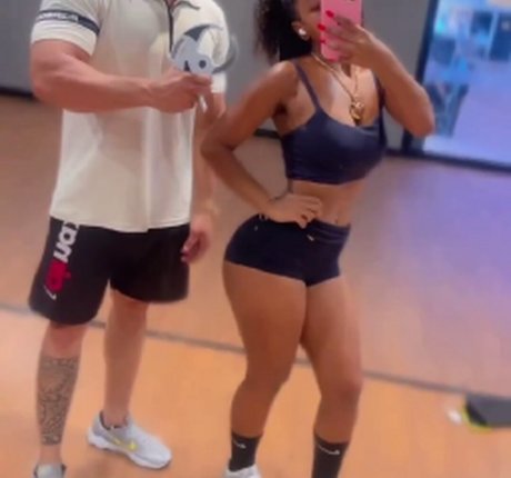 Evelyn Silva model sexy img