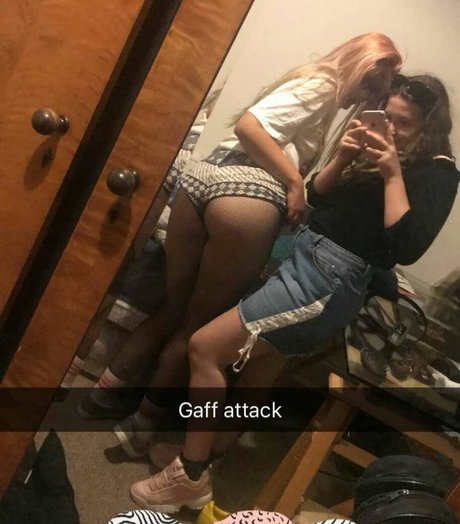 Saskia0 model adult picture