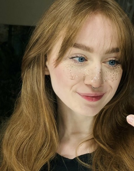 lizzy blaze pornographic star img