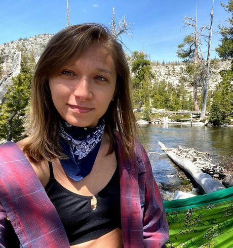 Nikita Crump exclusive actress image