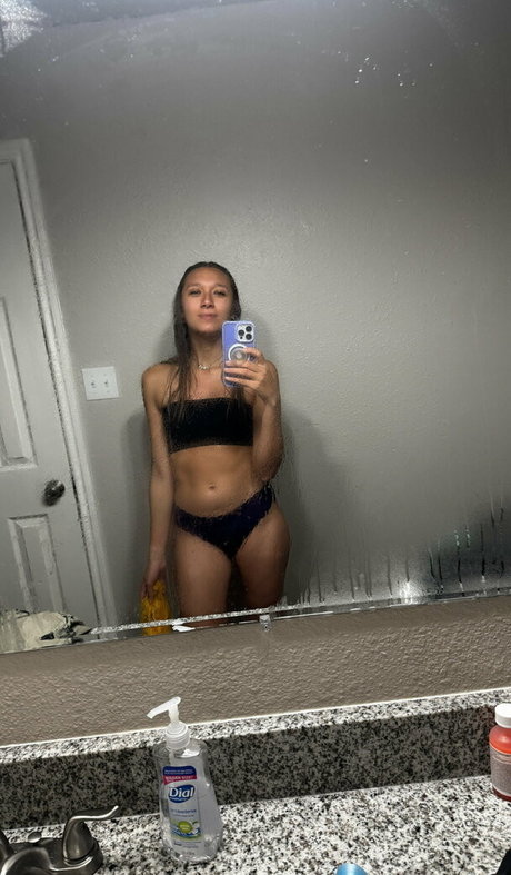 Nikita Crump pornstar exclusive img