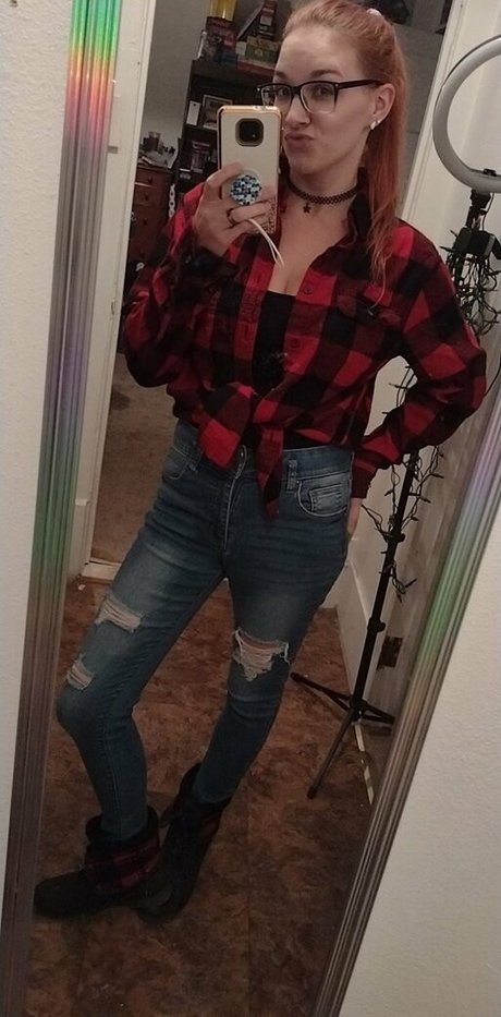 Feline Anchor porn actress photo