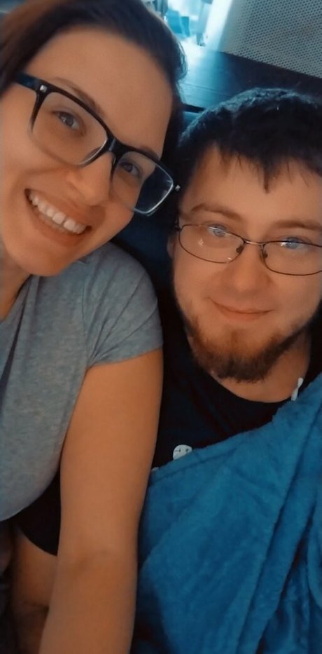 Feline Anchor pornstar erotic images