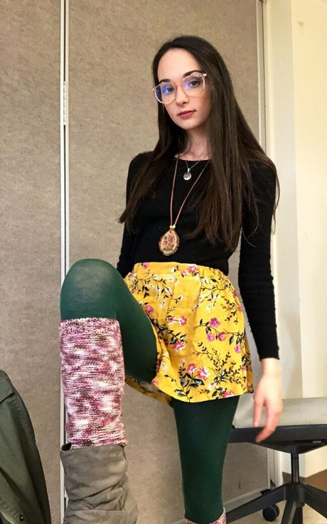 Emma Lilly model xxx photos