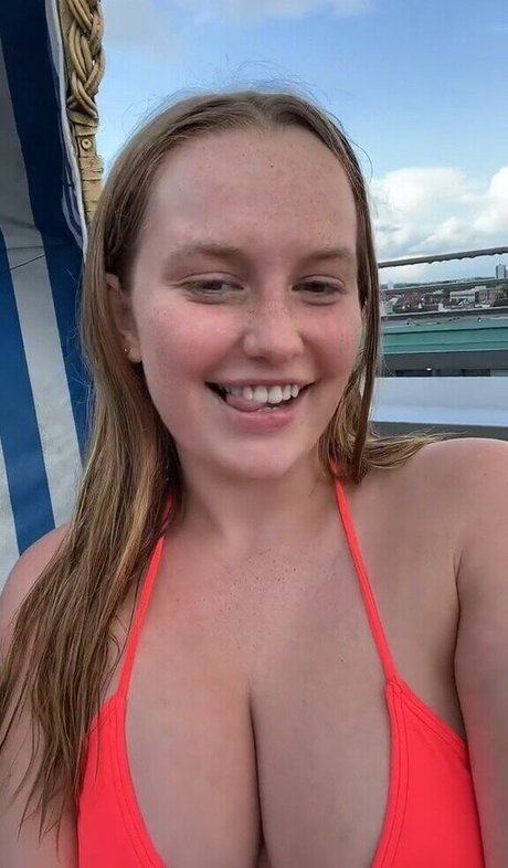 kajamooodtt naked model img