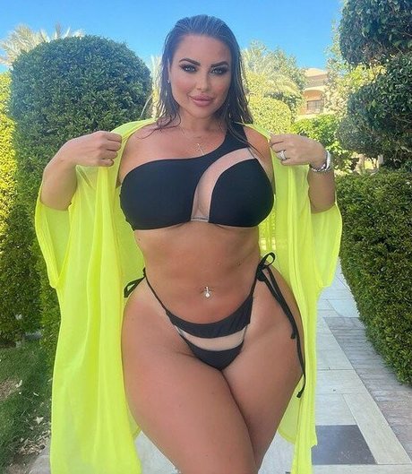 Hannah Olivia art star pics