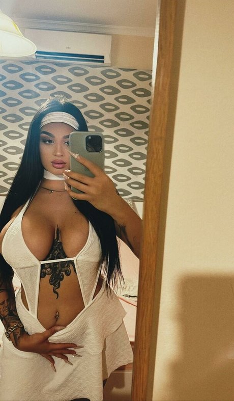 isyourgirlangie erotic model photo