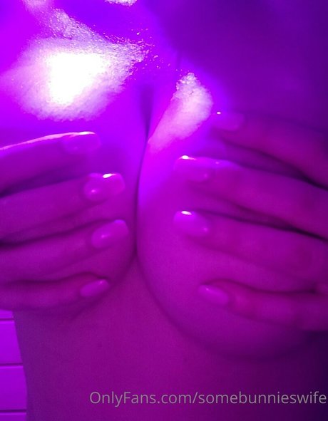 somebunnieswife model free gallery