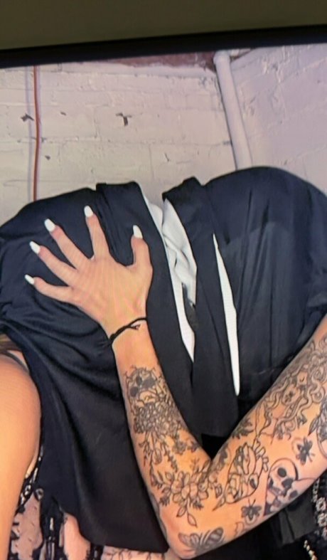 deefaults erotic actress photo