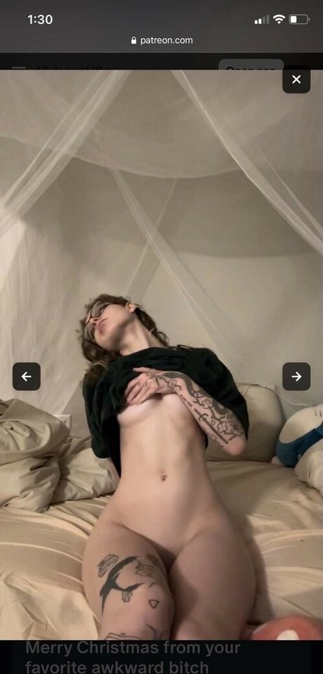 viviennelifts nudes model pictures