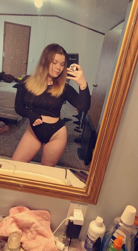 mscheyo model beautiful pics