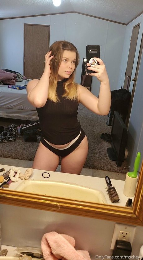 mscheyo model free picture