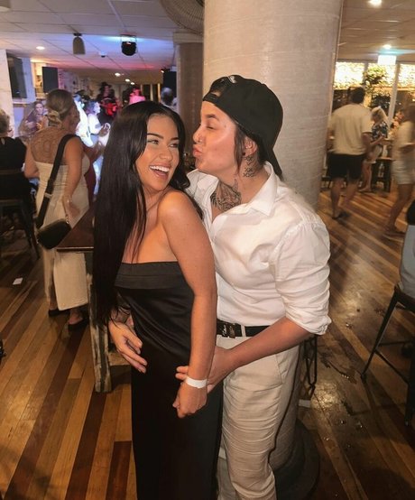 mirror selfie onlyfans hot sexy images