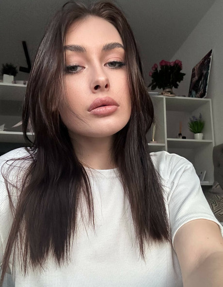 rubyyydi1 nude pornstar photo