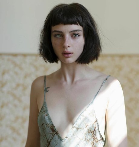 Alice Pagani top star picture