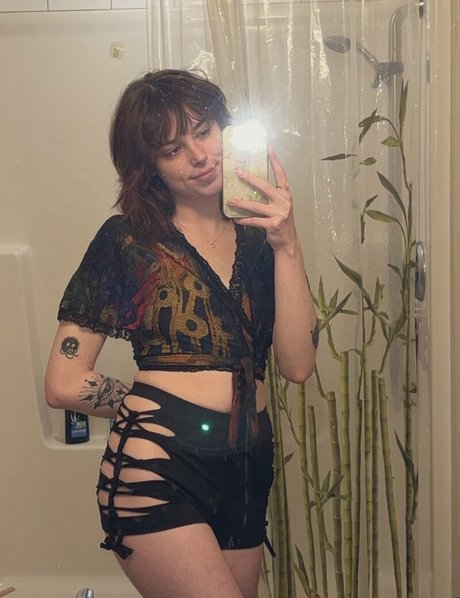 Anothrsadartist nude star pics