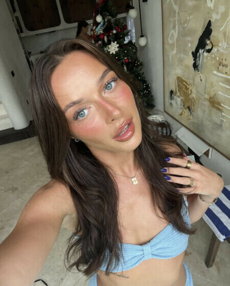 FlirtySienna art star picture