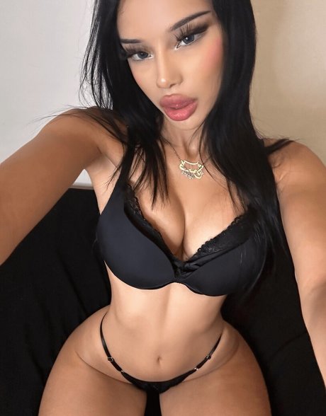 Naribnb star adult image