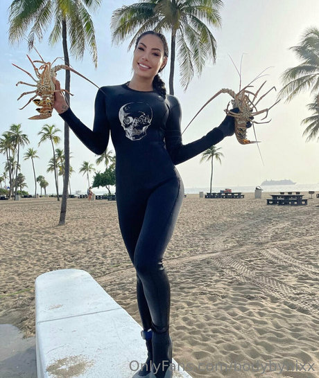 sweetnspicy1xxx pornstar nude archive