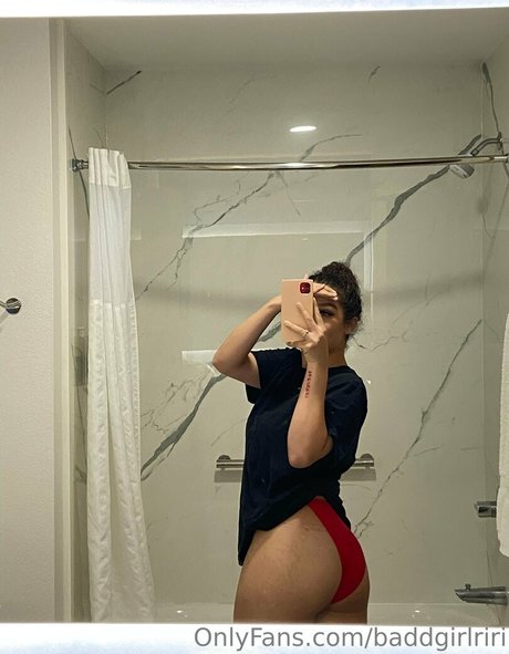 baddgirlriri pornstar naked image